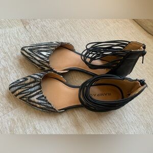 Rampage Black & White Pointed Toe Wrap Flats with Woven Pattern 6.5